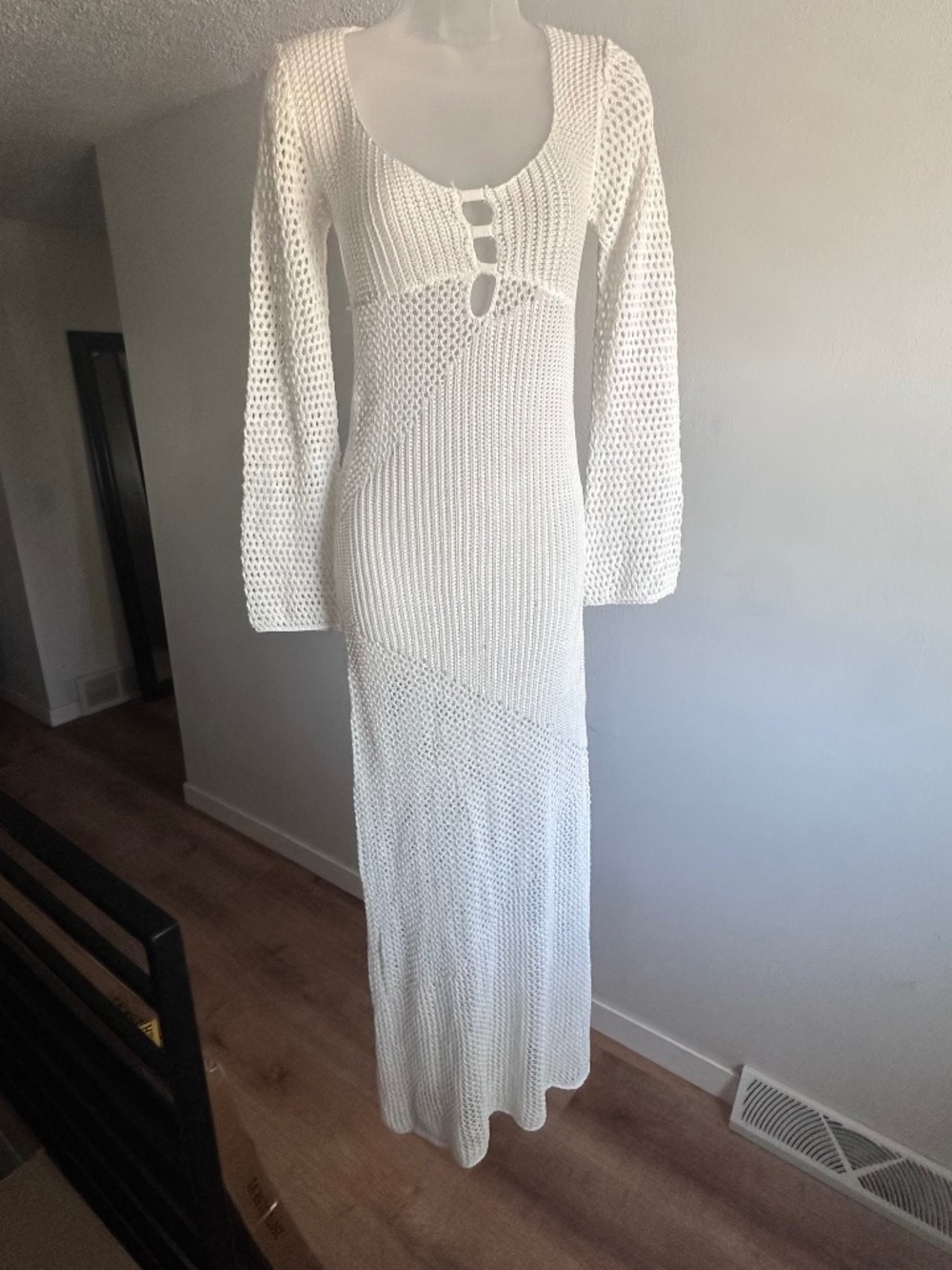 Women's White Casual-dresses